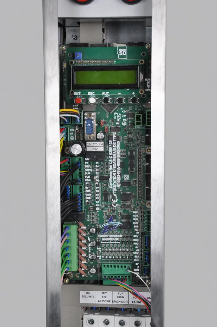 Altutide 1000 Slim 120x1950 Door Side