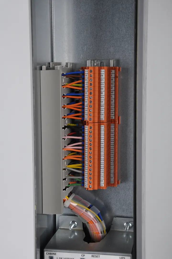 Arcode Slim 120x1900 Kapı Yanı